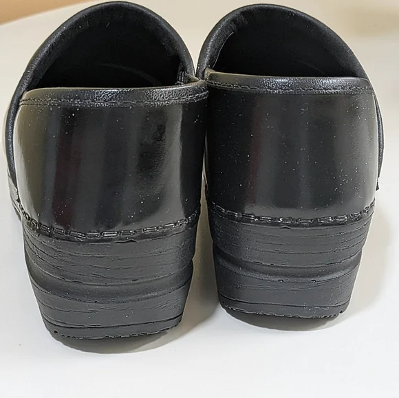 Sanita Danish Black Patent Clogs Size 35 - Picture 9 of 9